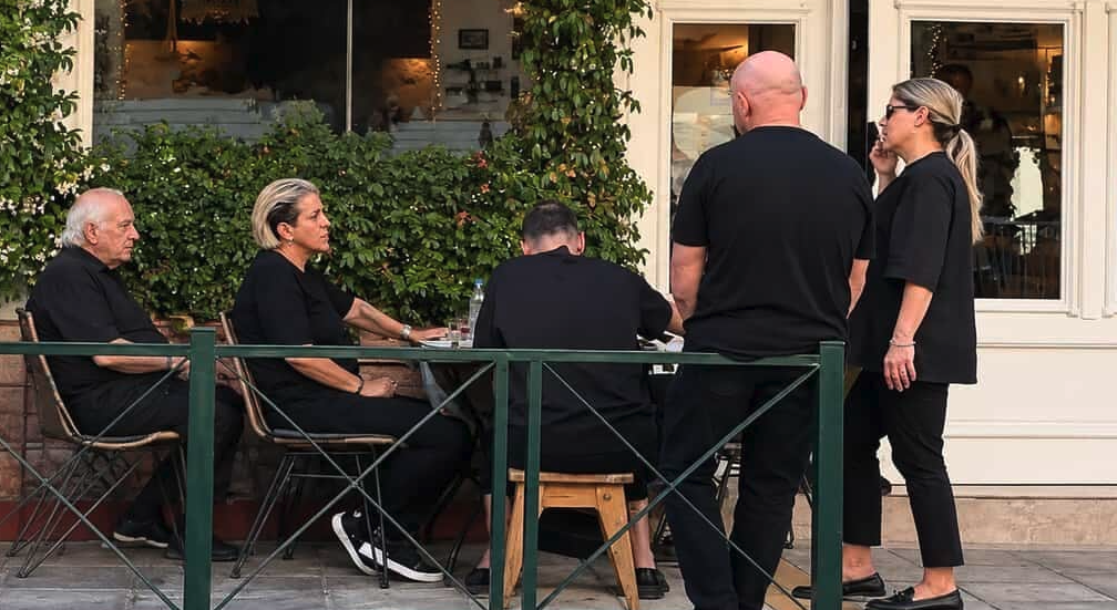 Οικογένεια Μαζωνάκη: Δείτε που πήγαν αμέσως μετά την ταφή [εικόνα]